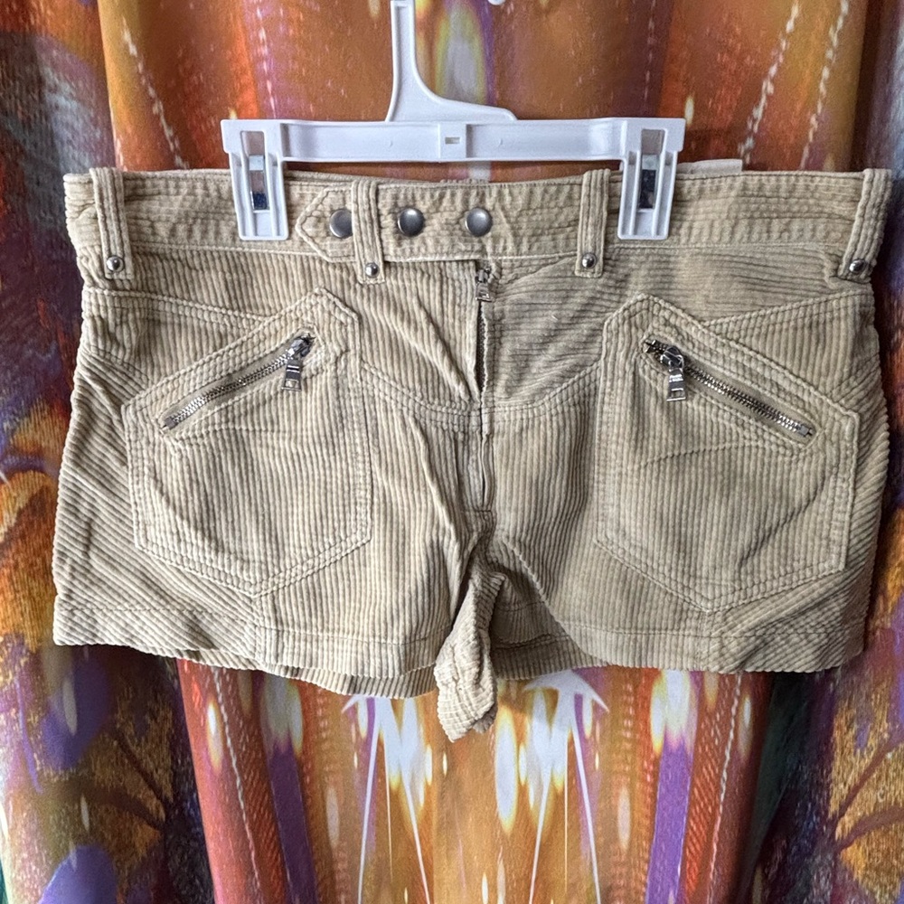 We The Free ✨ Welcome To The Party shorts - Picture 2 of 4